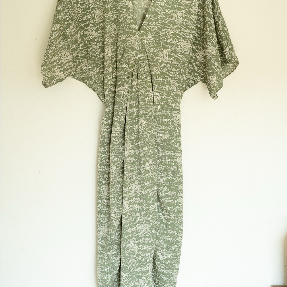 Entro Green Midi Dress